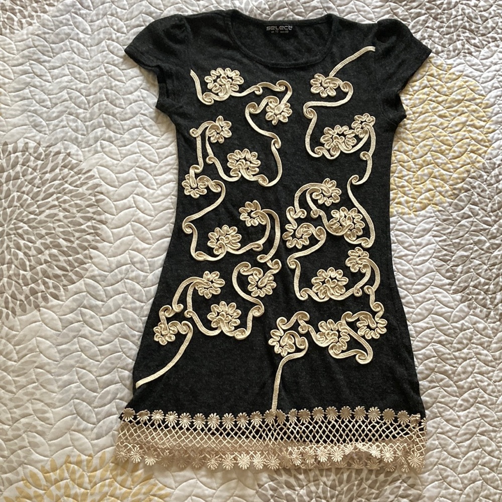 Select small charcoal knit sweater dress w/ beige 🌸 designs & knit bottom. TLC.